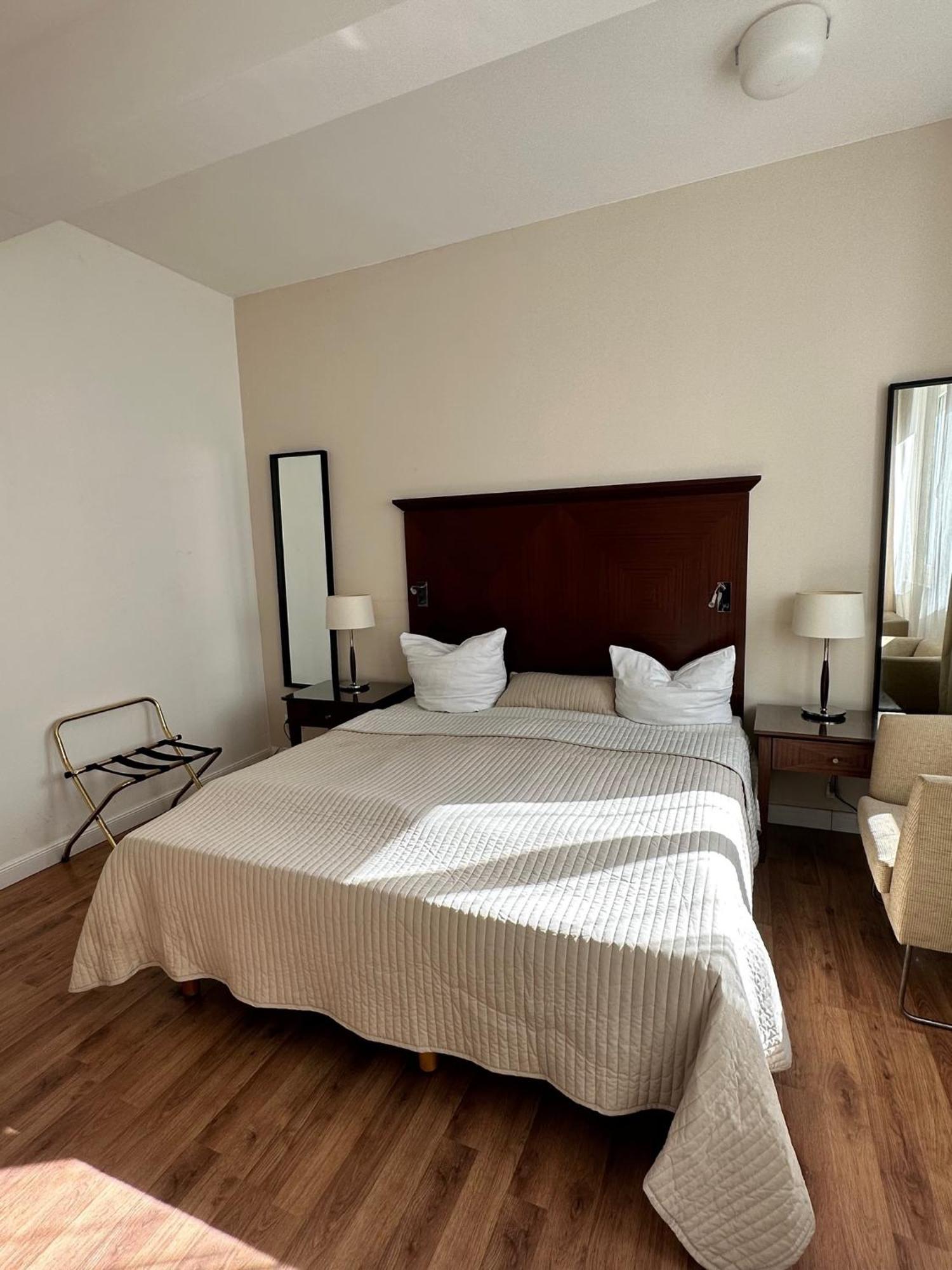 Park Apart Hotel Gatower Str. Берлин Экстерьер фото